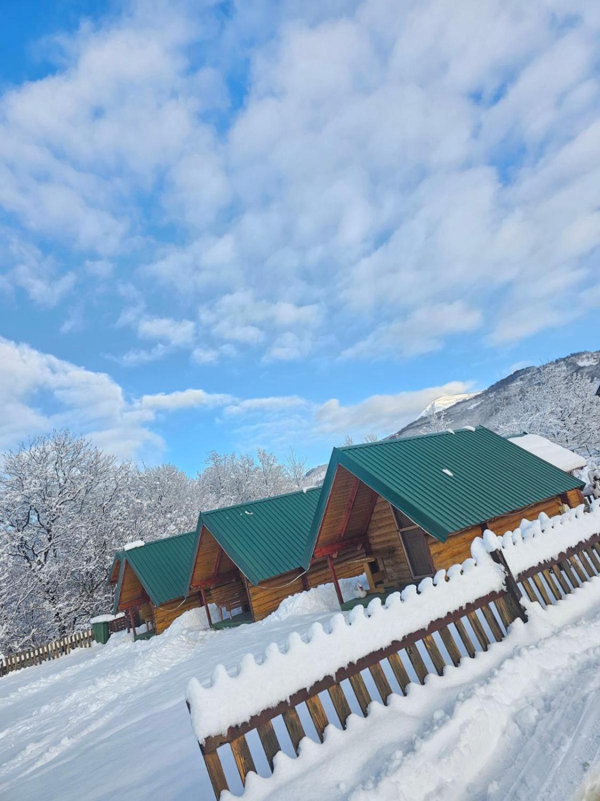 Konaci Oceva Zemlja Bungalovi Konaci Oceva Zemlja Vikendica Mojkovac Bagian luar foto